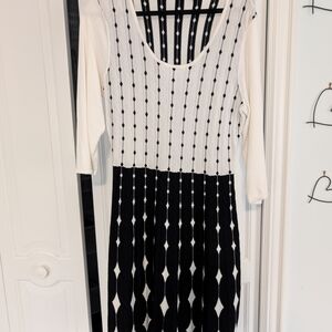 Nina Leonard Black and White Geometric Long Sleeve Dress